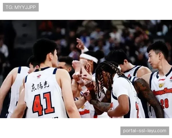 战术前瞻：广东队如何应对新疆队强大的前场篮板能力